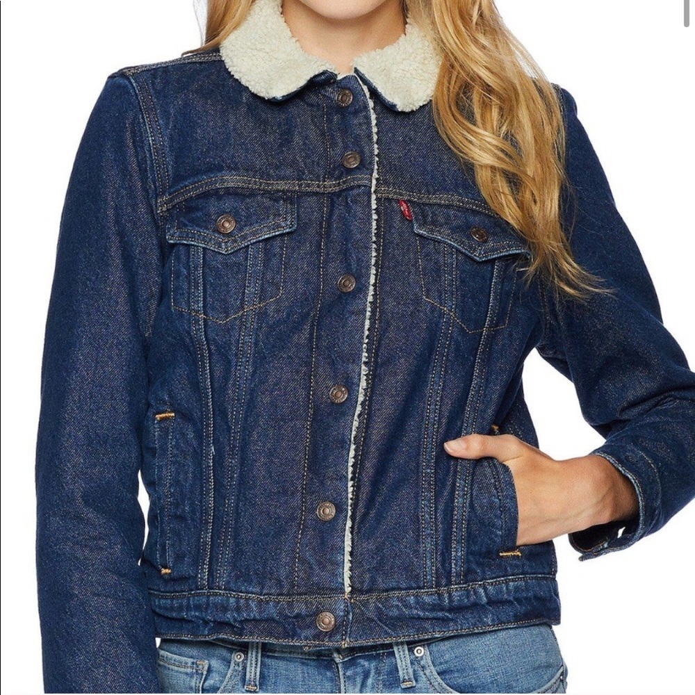 Levi’s Sherpa Trucker jacket ‼️